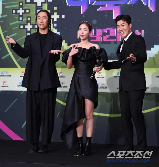 Shin Ji, Kim Jong-min, and Baek, who were rumored to be pregnant and married with Kim Jong-min, shot him, 'Isn't he the type to be loved somewhere?' (Hannbley)