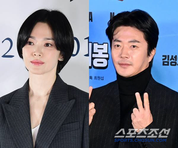  Song Hye-kyo and Kwon Sang-woo laughed together..Black nuns and Hitman 2 hit 1 million side by side