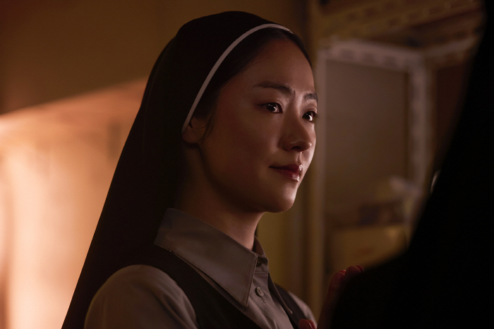 Jeon Yeo Been Shines in ‘Dark Nuns,’ Delivering a Haunting and Powerful Performance