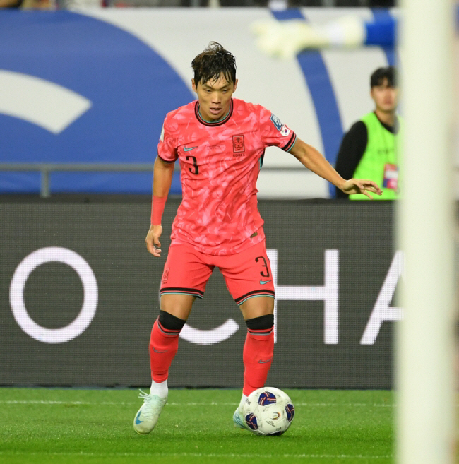 Great challenge! Lee Myung-jae, a full-back for the 1993 national team, is close to being transferred to Birmingham City