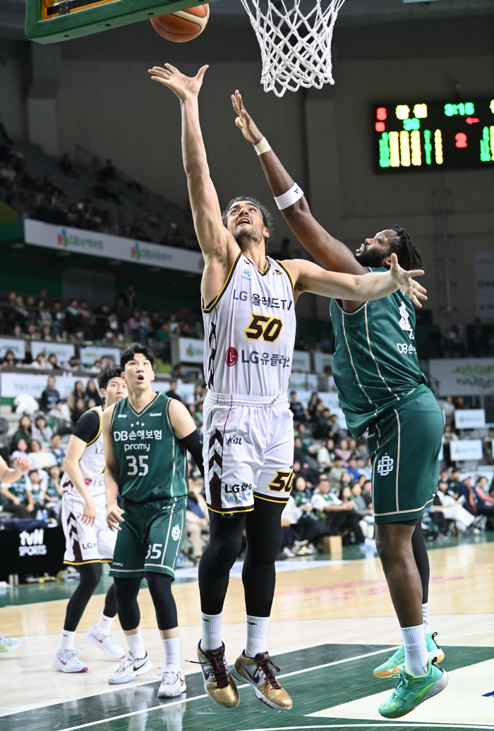 Maray Double → Heo Il-young's decisive 3-point shot Changwon LG grabbed Wonju DB 7661 and won seven consecutive games