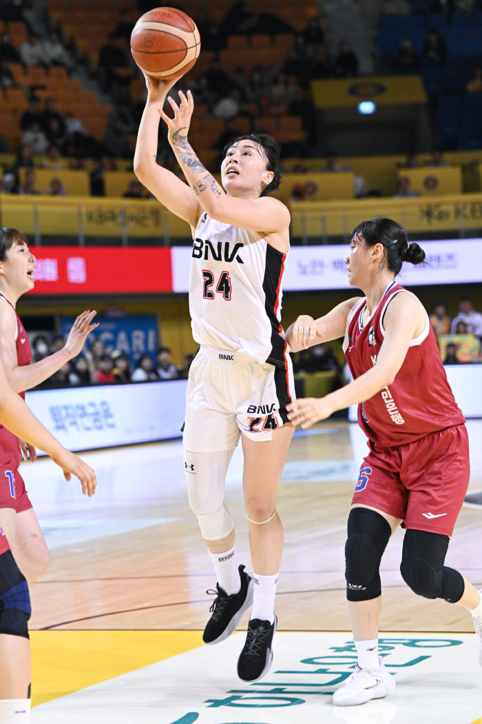 Queen Kang Yi-seul Exploded 28 Points, 13 Rebound...KB, Sonia, 30 points BNK 7061 and tied for fourth place