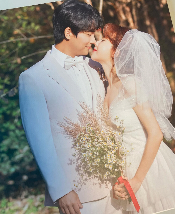 Cho-ah, I might not be able to have a cancer diagnosis in my first year of marriage..There's no point in living (Joseon's Lover)