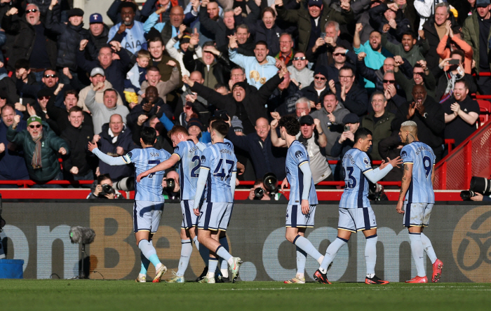  Son Heungmin's corner kick! Tottenham to induce own goal, Brentford lead 10 away