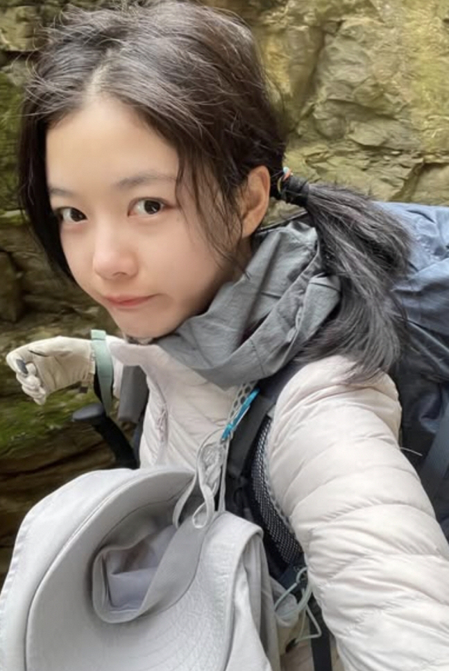  Kim Yoo-jung, healing trip ahead of 'Dear X'...Completion of the pilgrimage to Santiago
