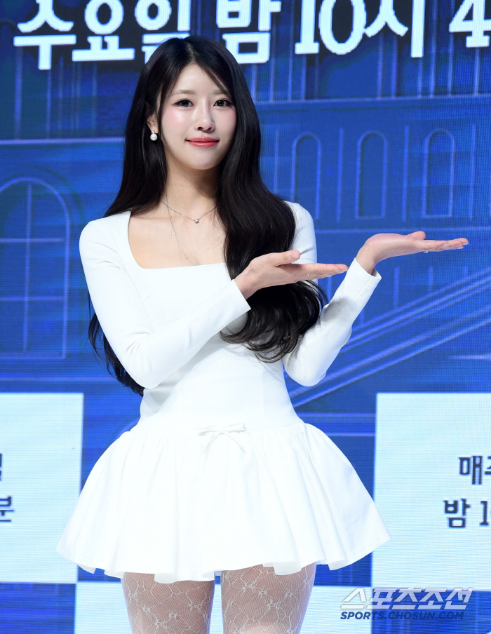  Mi-Joo's fresh beauty
