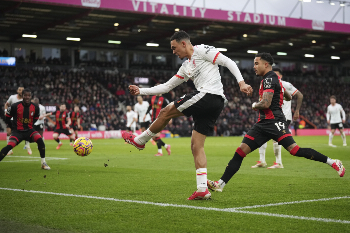 The energy of the universe is a big boon for Son Heung-min to win for the first time, and Liverpool's core Alexander Arnold injury is absent from the second leg of the Carabao Cup semifinal