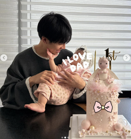 Lee Seung-gi, you're like a daughter…♥ A small first birthday party with a man, my little angel