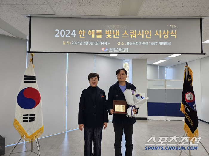 Kang Ho-seok, a squash player who shone through the year, won the Best Player Award, including Lee Min-woo X Heo Min-kyung X Na Joo-young