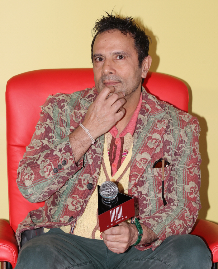  It's like another universe! ...Director Thasem, The Paul Glory won by directors cut (all-around)