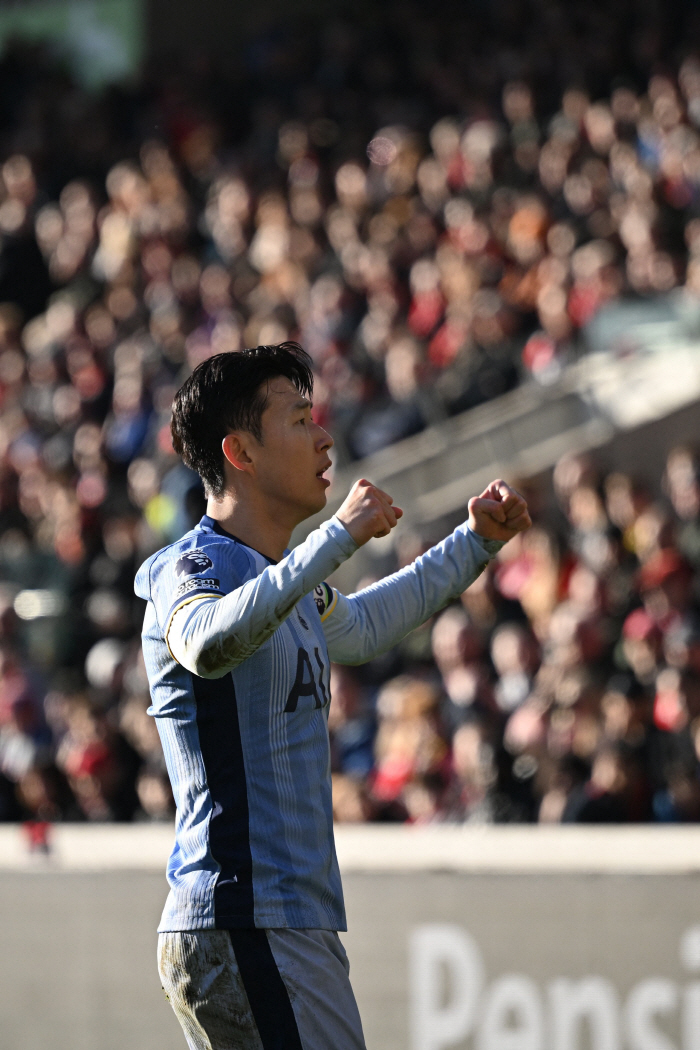 Son Heung-min's victory is so natural that he respects the captain's presence, Postecoglou's sincerity...Salah and Wembley. Shout of SONNY