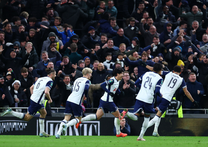 Son Heung-min's victory is so natural that he respects the captain's presence, Postecoglou's sincerity...Salah and Wembley. Shout of SONNY