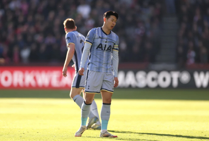 Will Son Heungmin be pushed to the bench? Shocking Tottenham's future strategy, summoning Yang Min-hyuk  permanent transfer to Tel  returning to the injured. Son Heung-min guarantees a break