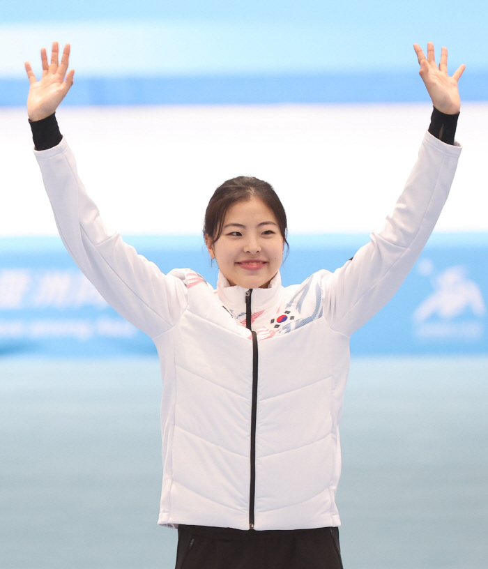 0.004 seconds! Lee Na-hyun's 100m surprise gold medal, born in 2005!Kim Minsun 