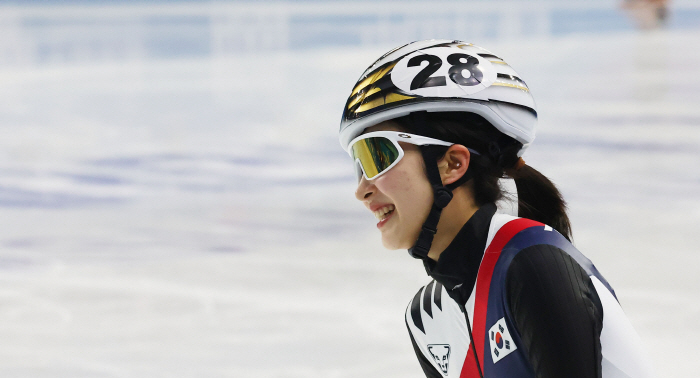  I wrote history of short track! Choi Min-jeong sweeps two-time Asian Games women's short track 500m → Kim Gili Lee So-yeon