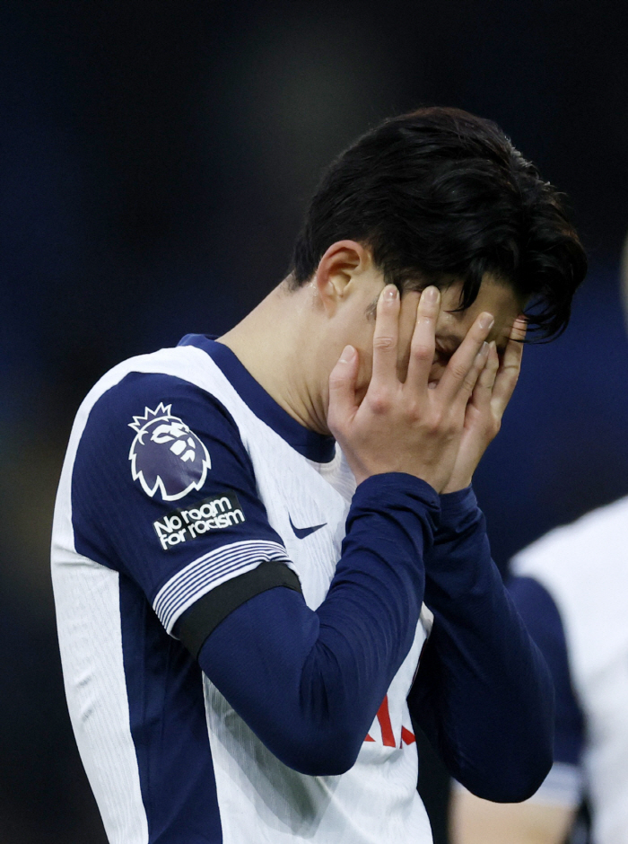 Shocking! SON doesn't even look like a captain → Go away quickly, living legend Son Heung-min ignores his 10-year commitment, but criticizes Tottenham's seniors excessively