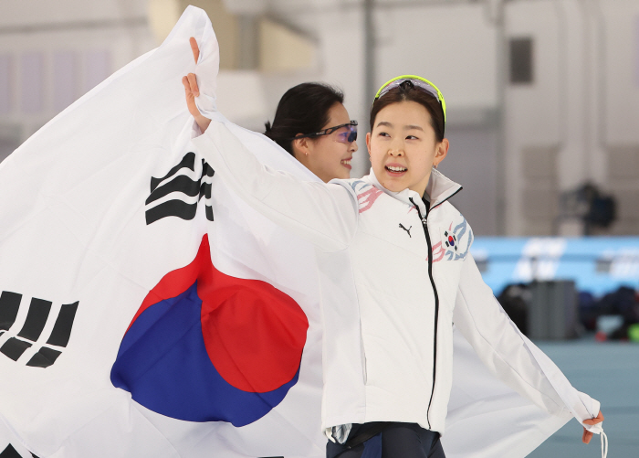 As expected, the god-like queen!女's 500m gold medal! Lee Na Hyun's podium for 2 consecutive days.
