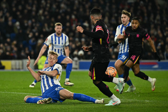 It flew!  Son Heung-min's crazy presence in the Chelsea match-winning goal...Handball Misjudgment Controversy 