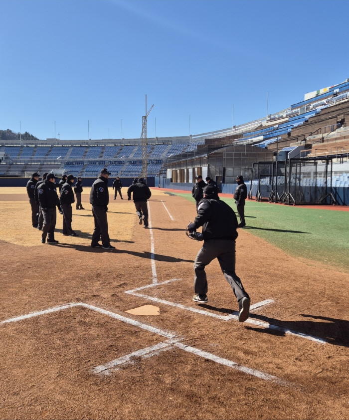 KBO Referees Record Committee to Conduct Joint Training in preparation for the New Season