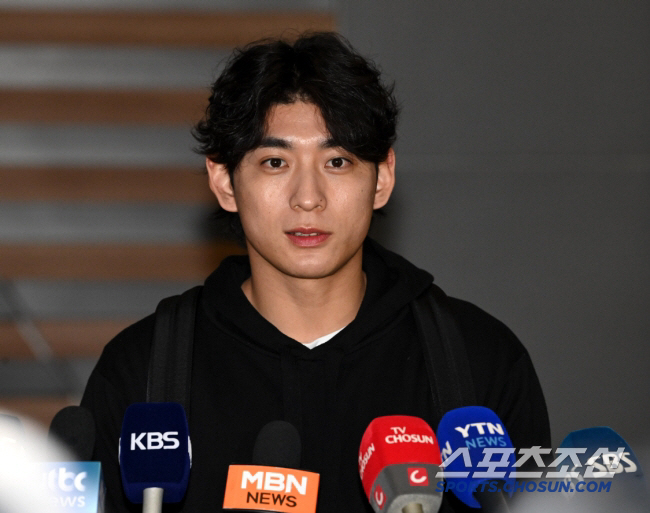 Lee Junghoo's expectations are exploding! Keep your promise to be the main center fielder! Don't feel pressured, and the media are consistent with your orders