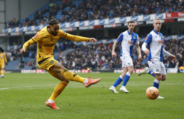 Oh! Hwang Hee-chan, the first player of the season to start after 4 games of injury, exploded → Wolverhampton won 20 games against Blackburn
