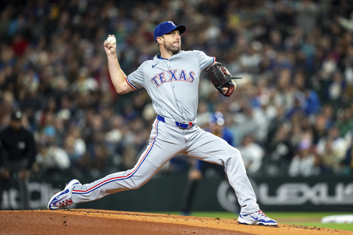 Scherzer attack? No, the starting rotation should be strong. That Toronto is like that now? Dreaming of winning for the 3rd time in my life