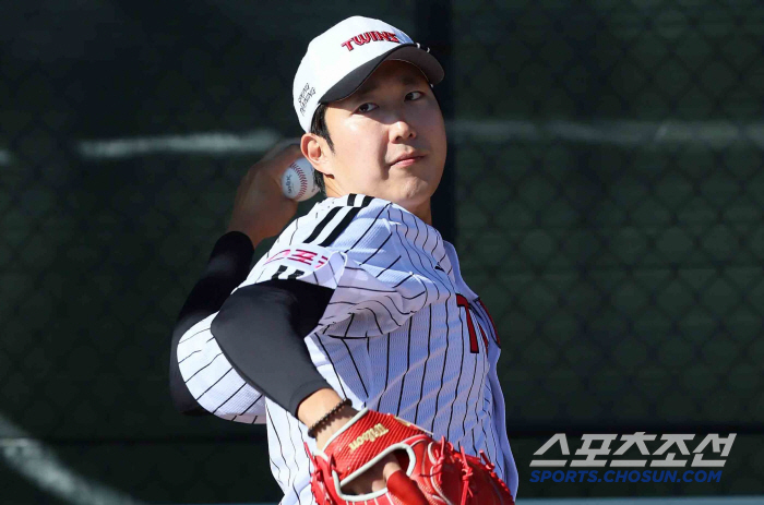 Seokmin, Jin, Kwanghyun. There's no left-handed ace at Kook University again this year, right? Attention is paid to Koo Chang-mo, Lee Eui-ri, Son Joo-young, and Kim Jin-wook as the first, third, and fourth rookies 