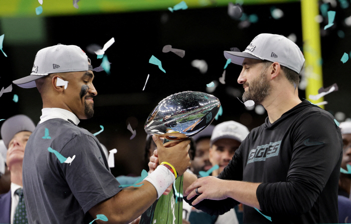 Underdog Rebellion Philadelphia Beat Kansas City to Win Super Bowl...Quarterback Hurts Becomes MVP