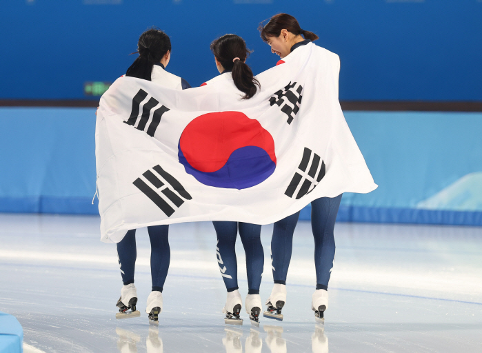 Park Ji-woo X Jung Yuna X Kim Yoon-ji, 女 Chuwol Bronze Medal Korean Ice Speed 金353 Mei 