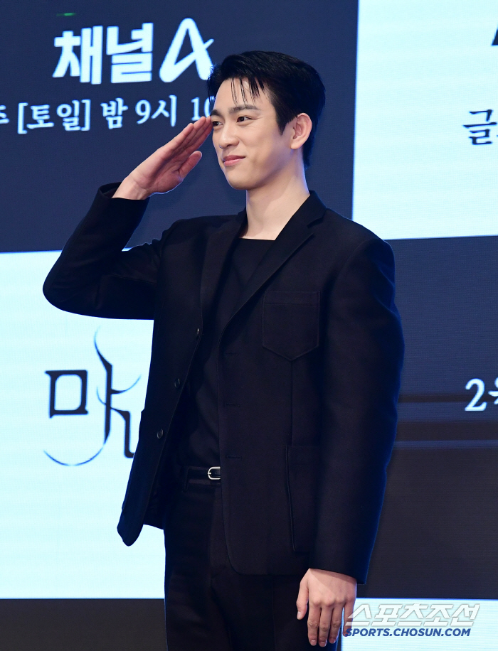  Park Jinyoung is back after 2 years