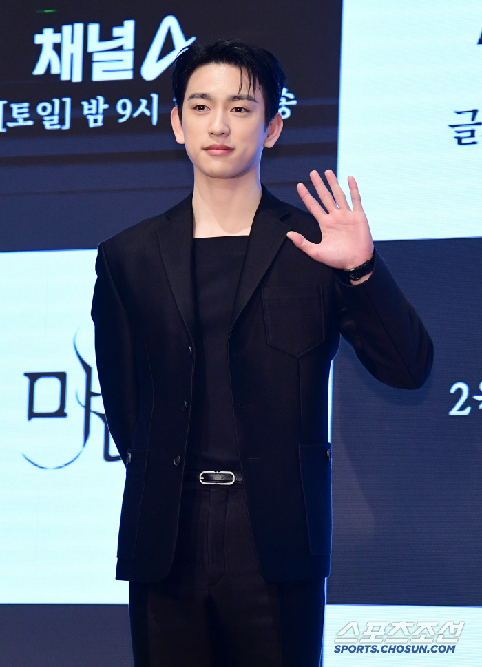  Park Jinyoung's comeback greeting after 2 years