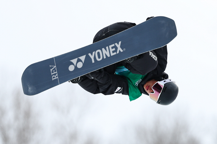 Final Cancellation Kim Gun-hee, born in 2008, Snowboard Men's Halfpipe Lucky Gold Medal 