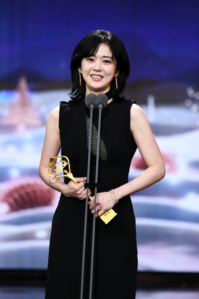 Jang Nara Joins New Agency, Gears Up for Next Acting Chapter