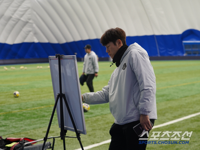 Sharp Bowl Season 2 Coach Kim Eun-jung is expected to be in the relegation zone again this year?It doesn't matter. 