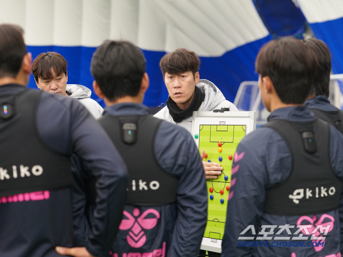 Sharp Bowl Season 2 Coach Kim Eun-jung is expected to be in the relegation zone again this year?It doesn't matter. 