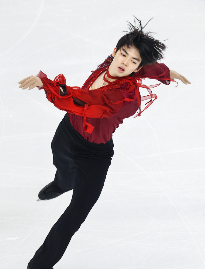 There's no Japan! Cha Jun-hwan X Kim Chae-yeon's thrilling reversal, the first winter AG men's and women's gold medals in figure skating history!