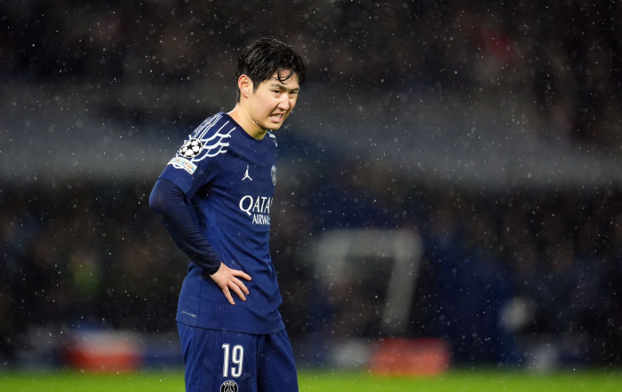 Lee Kangin is terrible! Shocking opportunity to go to Arsenal in EPL except for the main player of abusive language...LEE ruined it all → Less PSG
