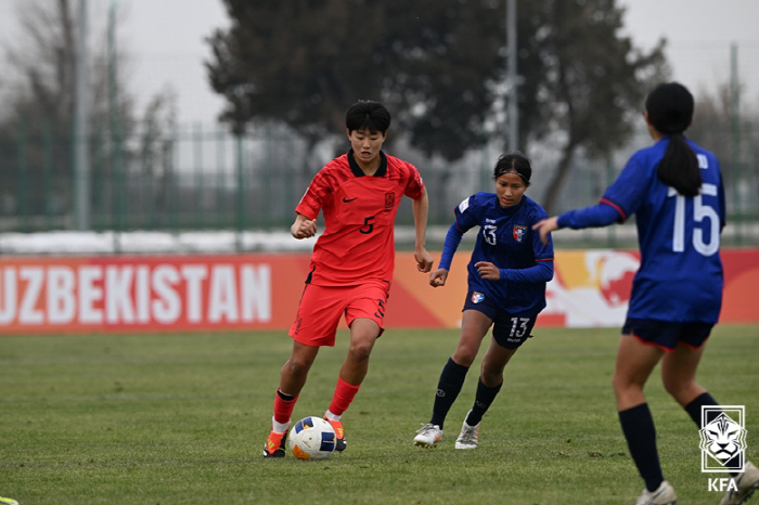 Women's Kim Min-jae, born in 2006, national team center back Nam Seung-eun joins the Albirex Niigata Ladies
