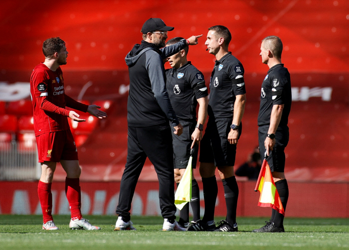 World-renowned master Jurgen Klopp makes a surprise appearance in the opening game of Japan's second division...Onsite inspection of Omiya in Red Bull's capacity as an executive