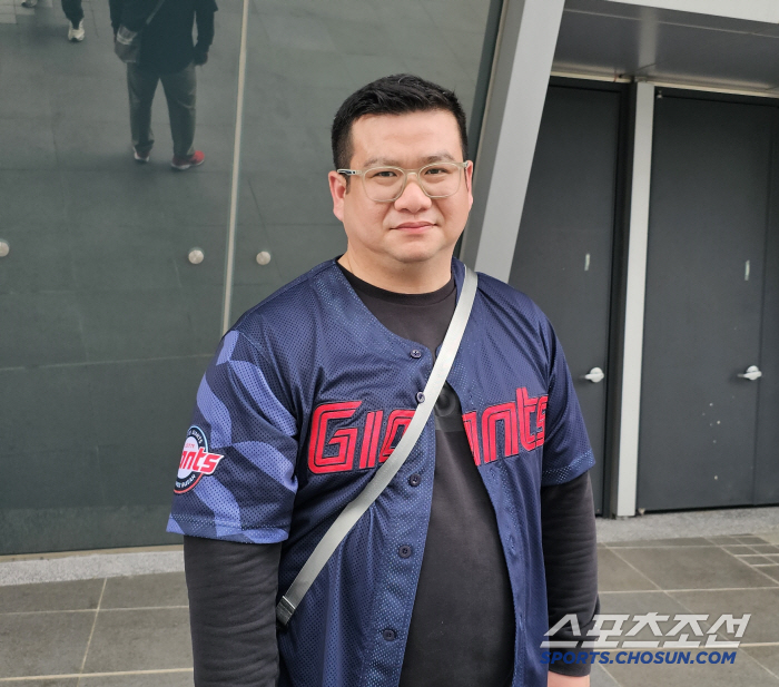 Baseball Korean Wave in Taiwan Yoon Dong-hee → Kim Won-joong learns Korean while watching...He's reborn as an idol beyond Sajik. 