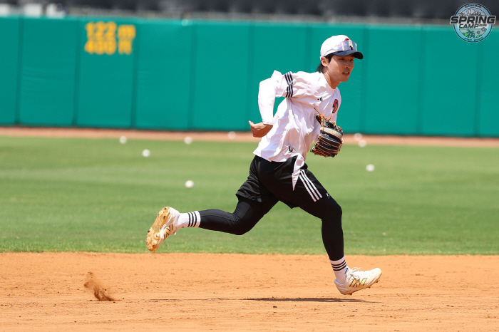 The Doosan infield, where both Kim Jae-ho and Heo Kyung-min left, is centered on Lee until now