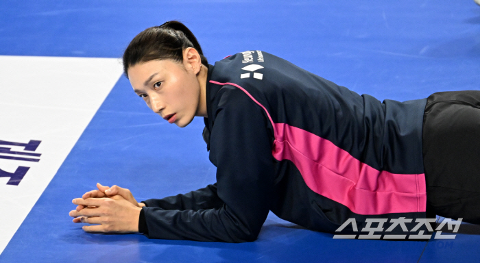 Kim Yeon-kyung's retirement is real.. 3,929 seats were sold out in Hwaseong's last game → It's not a surprise, but the reaction of the main terminal is calm