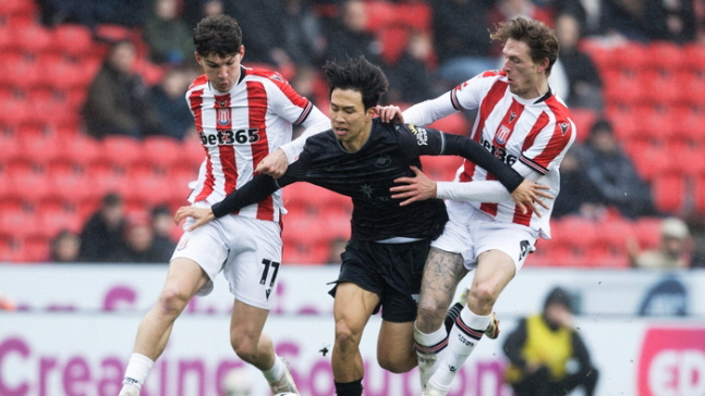 King of Stoke finally burst! Bae Jun-ho and Um Ji-sung scored their first goals of the season! Stoke wins 31 games over Swansea
