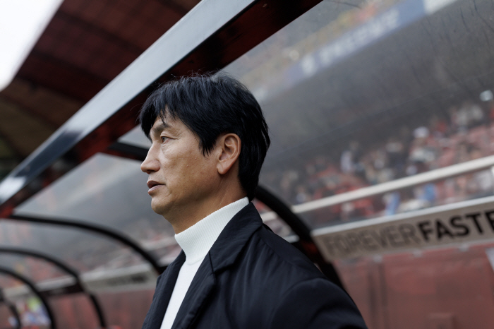  Director Jeong Jeong-yong Kim, who will face Foye, is in the process of launching a sluggish game