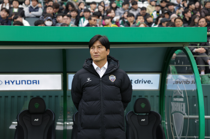 Park Jin-seop's equalizer Jeon Jin-woo's come-from-behind shot Jeonbuk, Gimcheon, 2-1 come-from-behind victory...Foyet K League debut V