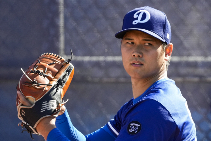 Wow, 151km Ohtani started the last two-way flow...The Dodgers, the most talented player in baseball history, is excited