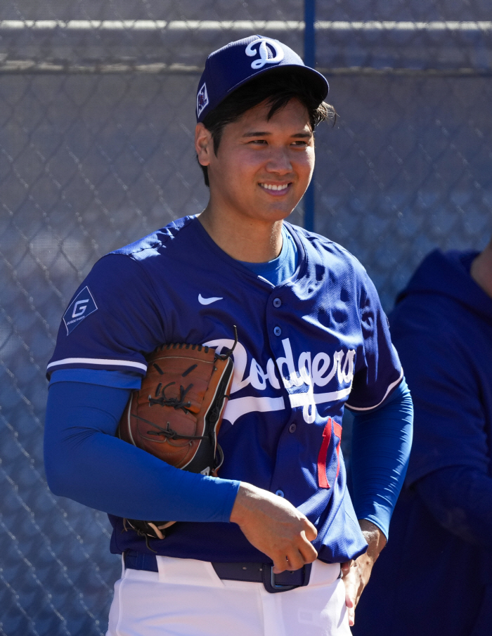Wow, 151km Ohtani started the last two-way flow...The Dodgers, the most talented player in baseball history, is excited