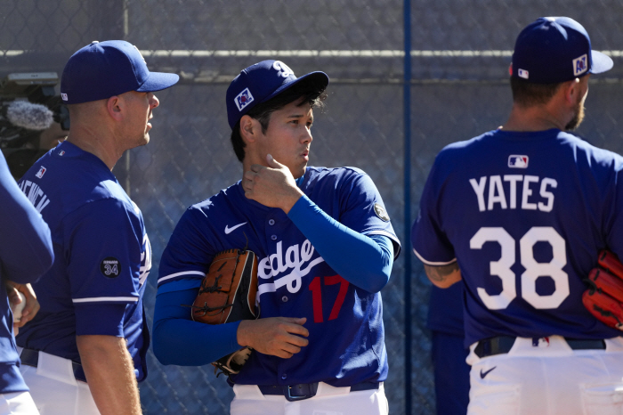 Wow, 151km Ohtani started the last two-way flow...The Dodgers, the most talented player in baseball history, is excited