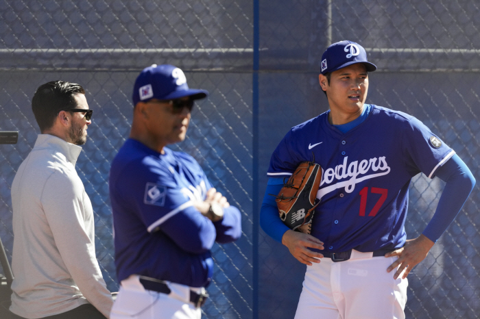 Wow, 151km Ohtani started the last two-way flow...The Dodgers, the most talented player in baseball history, is excited
