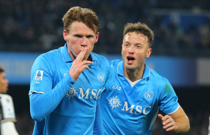 In the end, was Manchester United the problem? 3 goals in 4 games → 3 consecutive MOMs after leaving OT...The unexpected man who became a drinker from eating and running